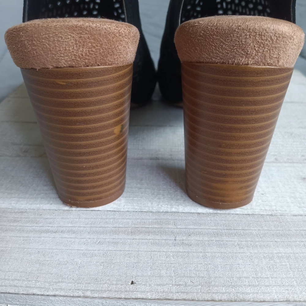 Giani Bernini Black And Tan Sz 9.5 Memory Foam Women's Peep-Toe Ankle Heels - Picture 7 of 11